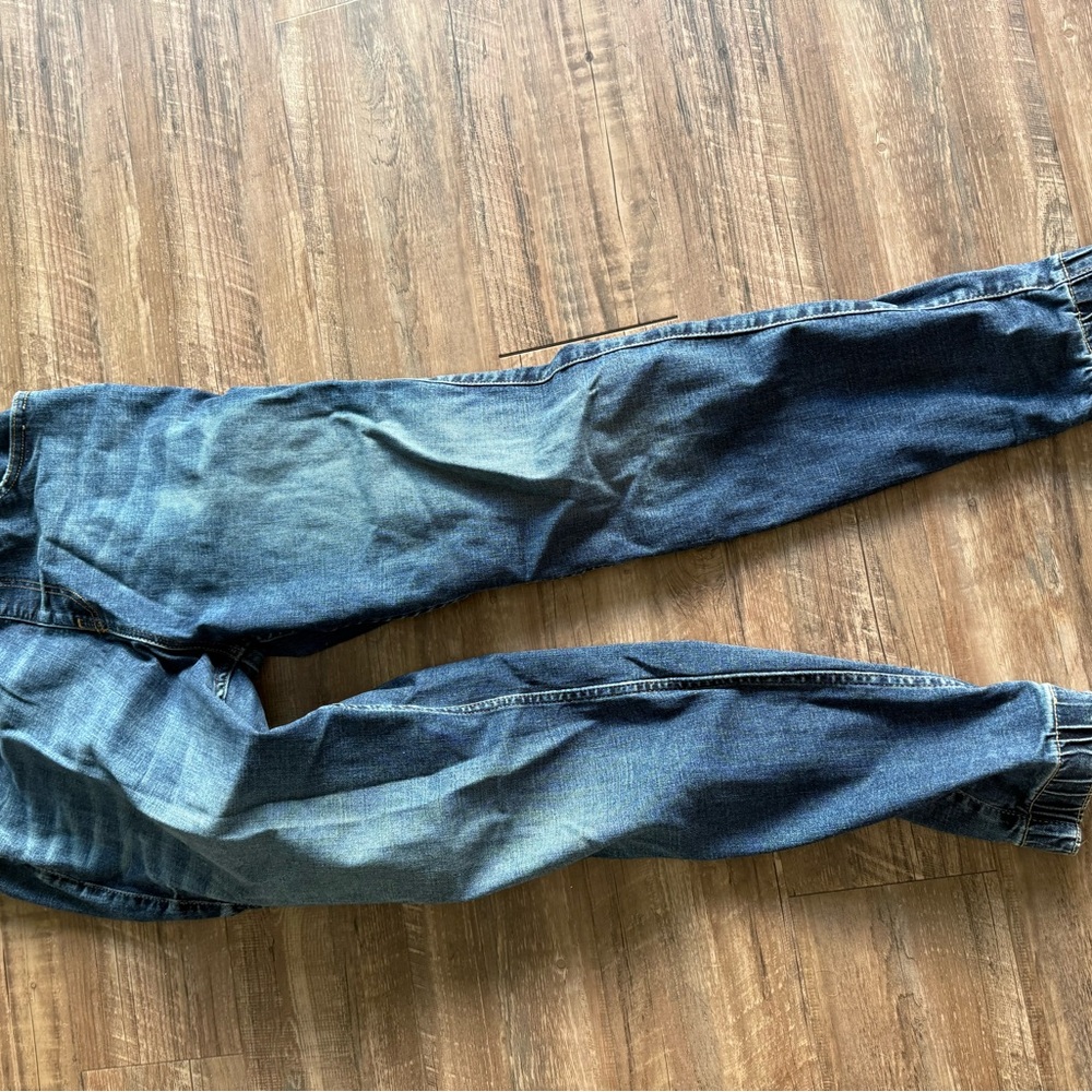 Men's Blue Hollister Jogger Jeans (Skinny jogger look) not super tight (medium)